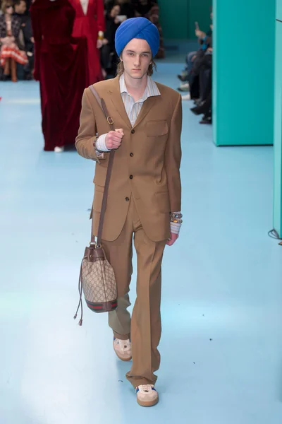 Look 66